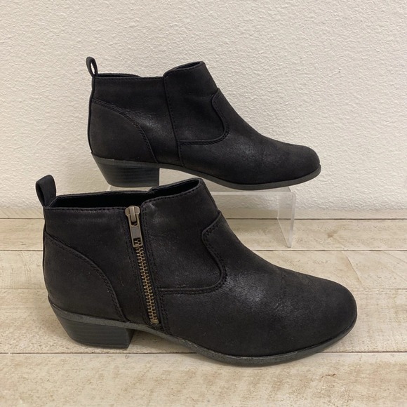 Austin Trading Co Boots 7.5 Black Faux Suede Booties Almond Toe Casual Shoes - Picture 1 of 10